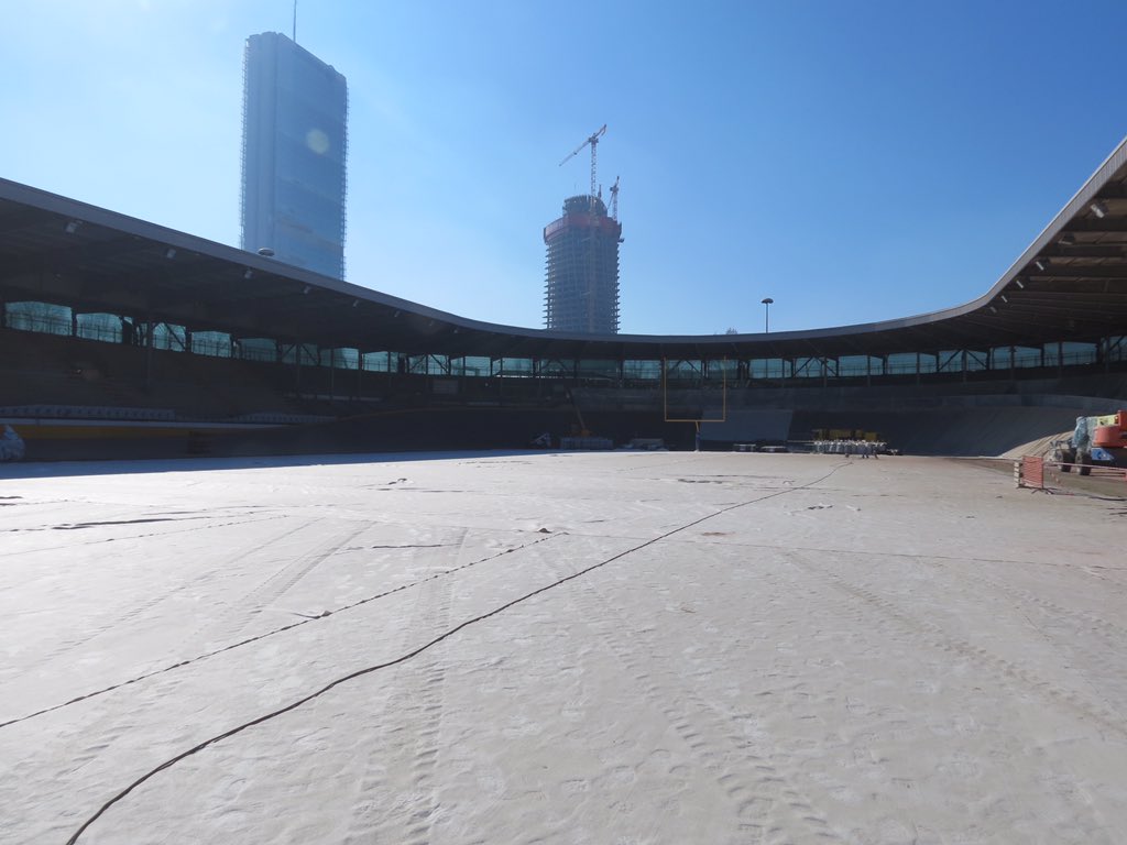 ComuneMI's tweet photo. Immagini dal cantiere #Vigorelli. Lo storico velodromo sta rinascendo grazie a un investimento da 7 milioni di euro https://t.co/WN5lOJpatk