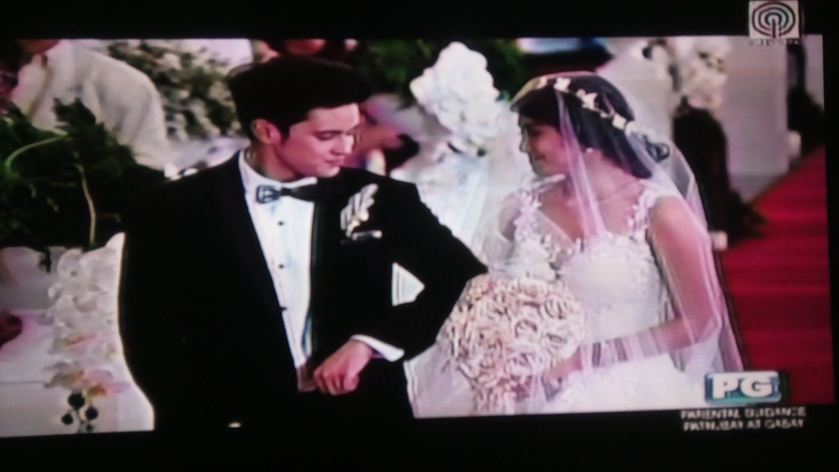 JelenneG's tweet photo. Ending... and they live happily ever after. Perfect couple! #OTWOLTheLastFlight https://t.co/oj1PAs4mqV