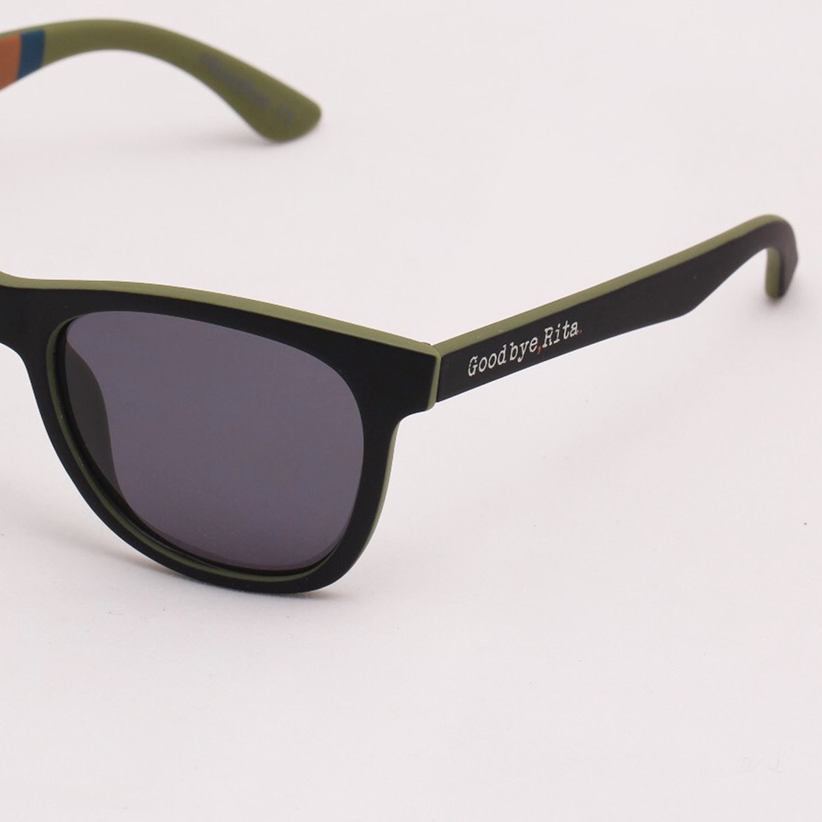 GoodbyeRita's tweet image. Zoom 🔎 a nuestro modelo IGGY. Rompedoras 100%.  #winkwink #sunglasses #commingsoon