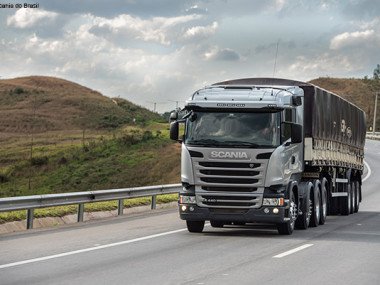 transporta's tweet photo. Pensando em comprar um Scania?
Montadora liberou descontos para três modelos pesados -> https://t.co/wIMOsZ7qNd https://t.co/4OXH6KlCEV