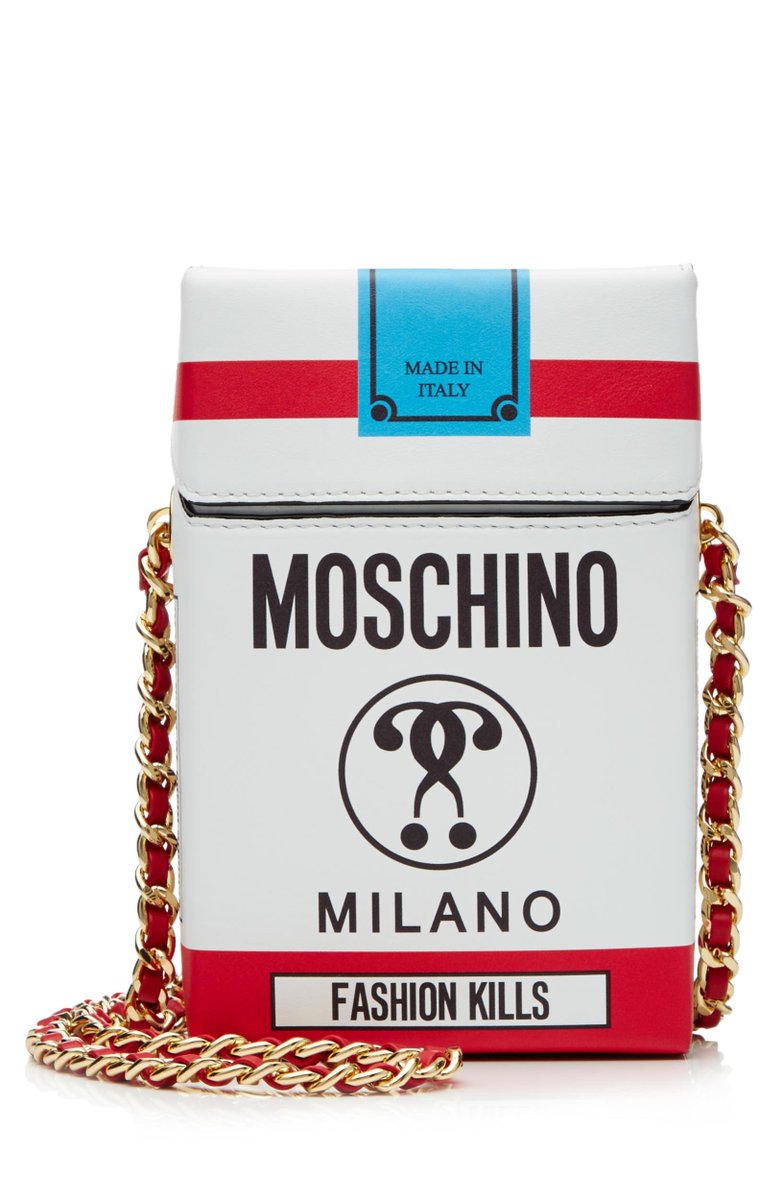 Åh, <a href="/Moschino/">Moschino</a>, din rebel! Hvem andre laver en cigaretkollektion? #MFW #fashionkills bit.ly/1n1sJDT