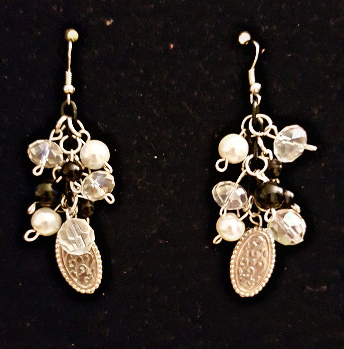z_jewelz's tweet photo. Silver Moon from the Tamara Collection $20
https://t.co/GK7lW9uWEs
#handmade #customdesigned  #tamaracollection https://t.co/1SrFP3Iwbk