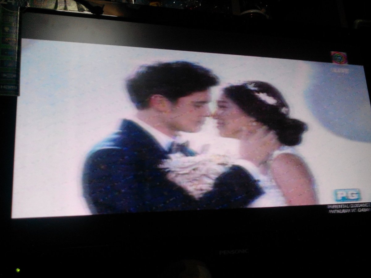MinMin_Ann's tweet photo. #OTWOLTheLastFlight This Moment....💖💖😍😍😍 https://t.co/3CZ0njyi6l