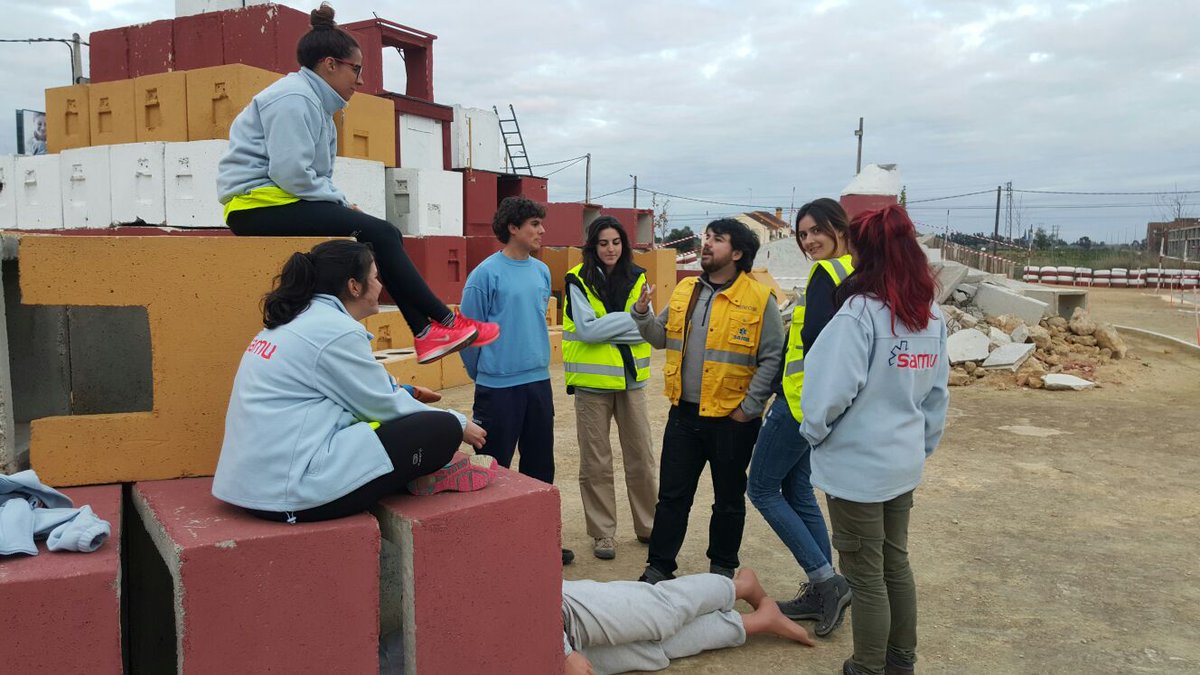 grupo_samu's tweet photo. Hoy los alumnos de #MasterUs-Samu reciben el Módulo de Soporte Vital Avanzado al Trauma. @Escuela_SAMU https://t.co/Yd4oO2YE0F