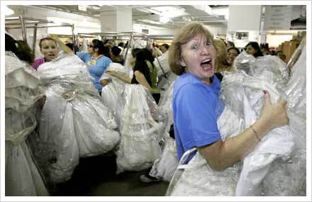 bridalguidecdn's tweet photo. Tips for surviving #wedding #gown shopping https://t.co/OlJuQizuJA https://t.co/j8dUQ7FiyB