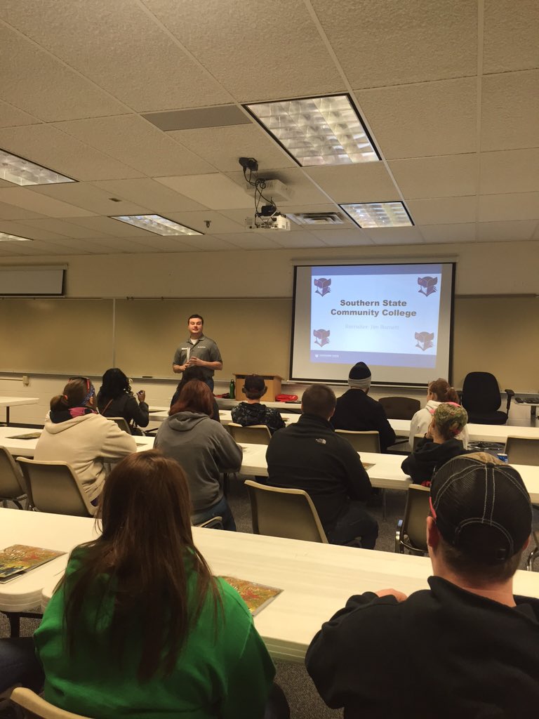 southernstatecc's tweet photo. Happy to have students from Laurel Oaks visiting our Hillsboro campus today! #connectsscc https://t.co/TkiJODGFQK