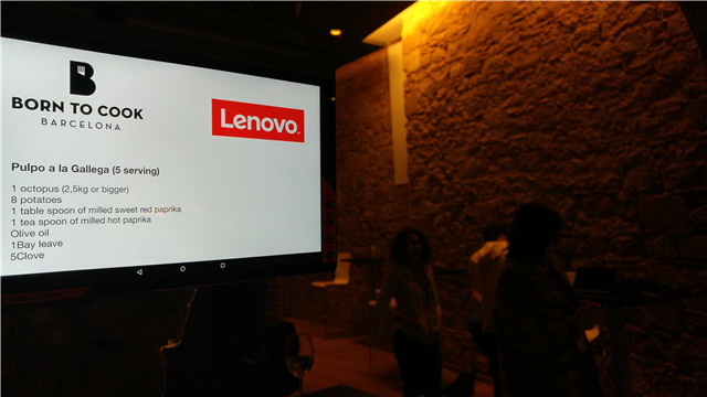 chloe_jones's tweet photo. Born to Cook, born to eat! @borntocook_bcn cooking up a storm! #LenovoMWC https://t.co/xvjn2DaMyT #LenovoChampions https://t.co/QPLANc45s3