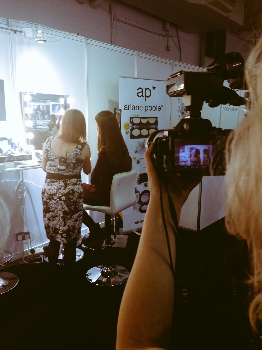nationalwedding's tweet photo. Behind the scenes at #TNWS shoot with @youyourwedding! #BrideMakeover https://t.co/llercOQgoi