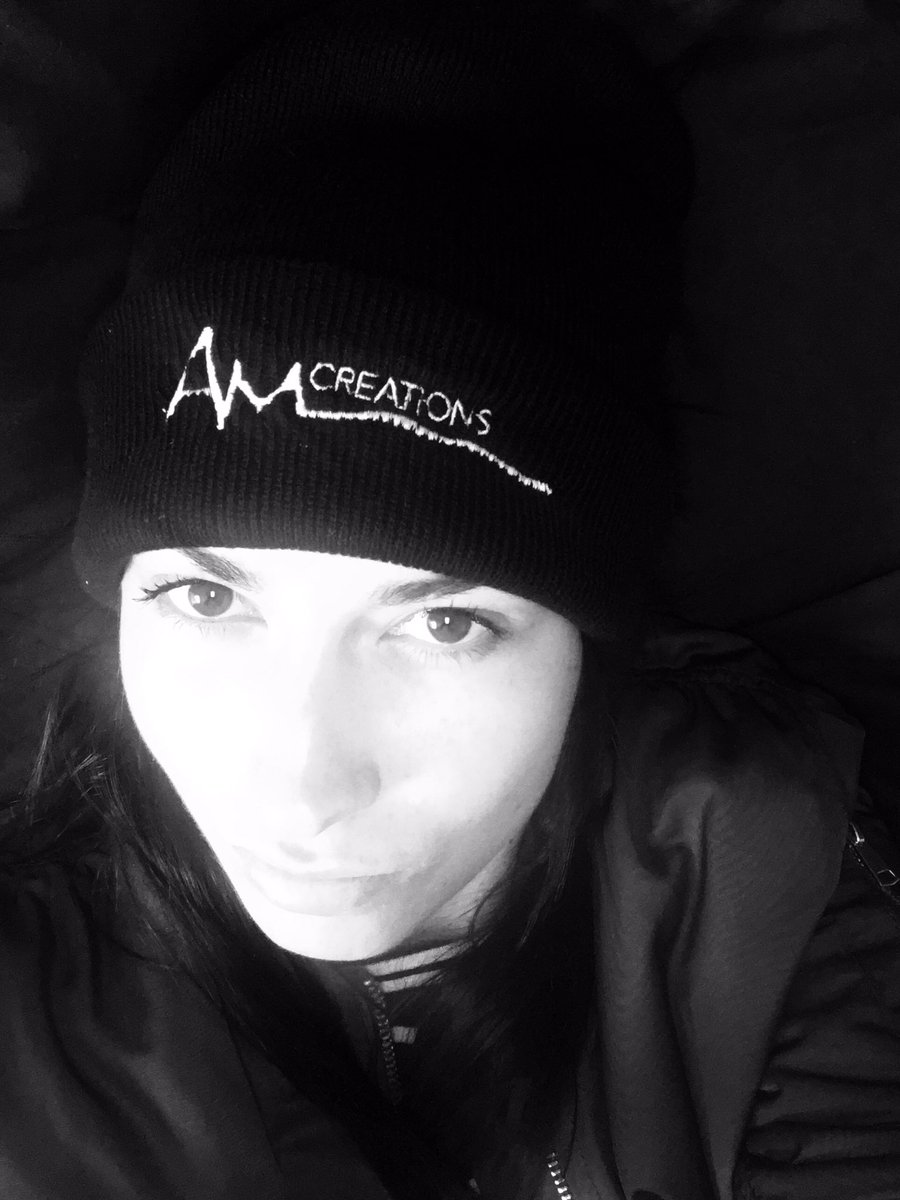 AnnaM_Creations's tweet photo. It's a hat kinda day! #amcreations #Iam #boxing #shorts #merchandise #FridayFeeling https://t.co/ocRTYt0UMe