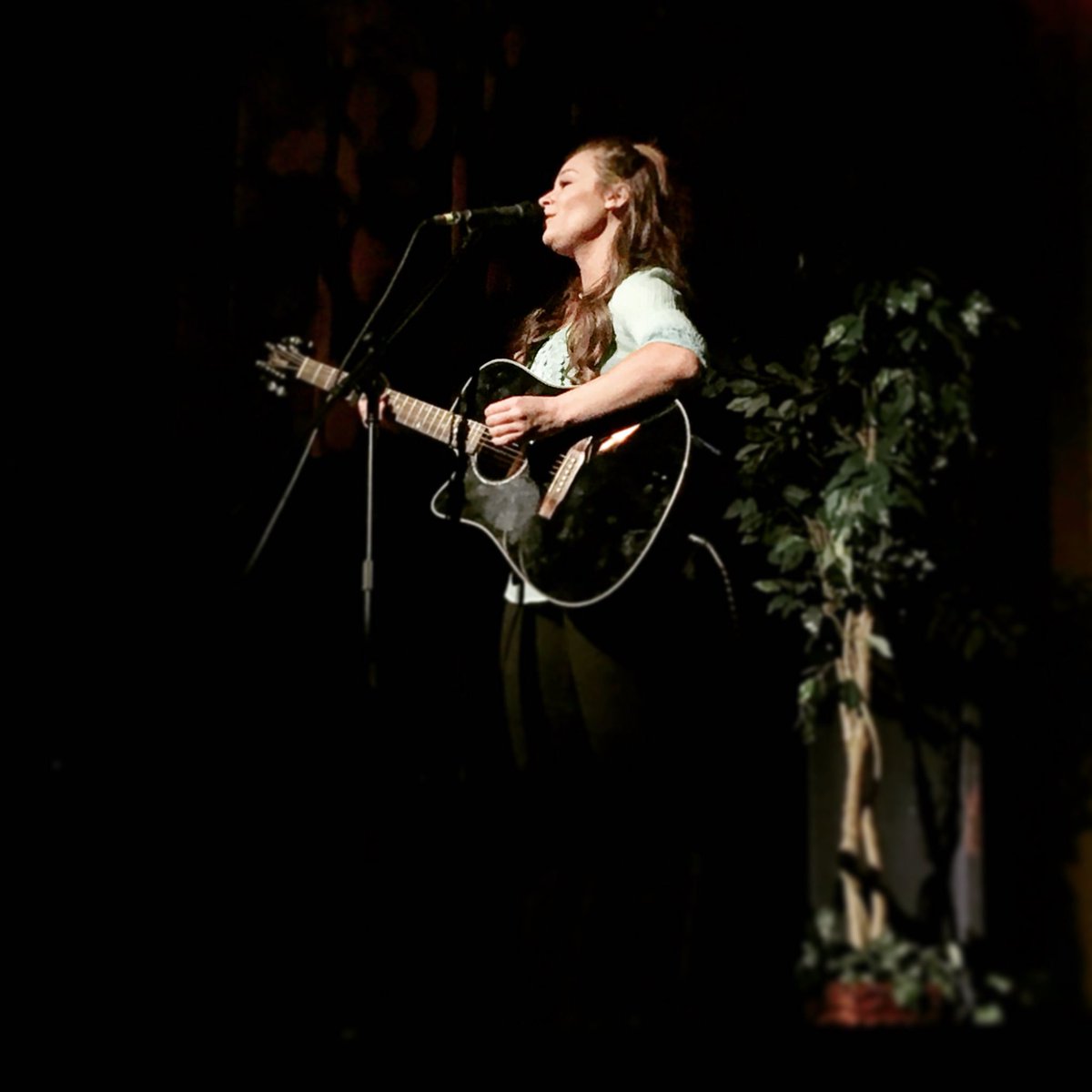 AllWriteWGHS's tweet photo. Thank you to @AubryRMusic for joining us at #AllWrite2016 today! https://t.co/rWmjglwK4s