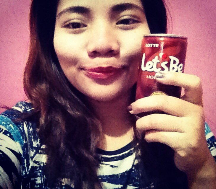 ivySibug's tweet image. #letsbe #midsnack 😊😳😍💙💙💙💋