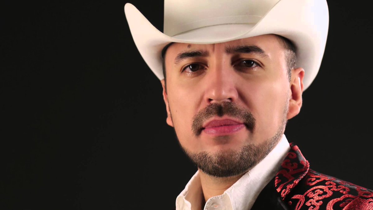 Oskrvalenzuela's tweet photo. #FlashCSG Fidel Rueda se perfila con “Sin pelos en la lengua” para ser un éxito. https://t.co/vPyaZ4Ku08 https://t.co/6gZ2PUXSfF