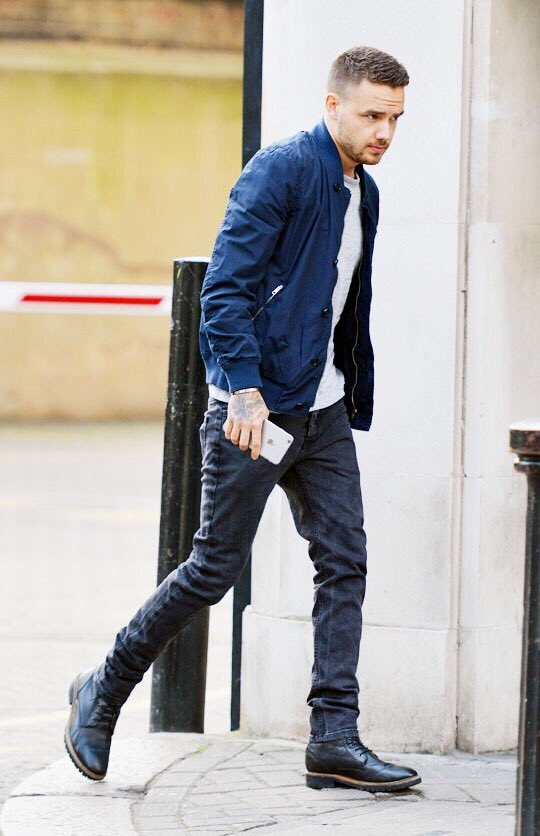 1DUpdateAccess's tweet image. Liam at Sony studios in London today! (@LiamSoloNews) -H