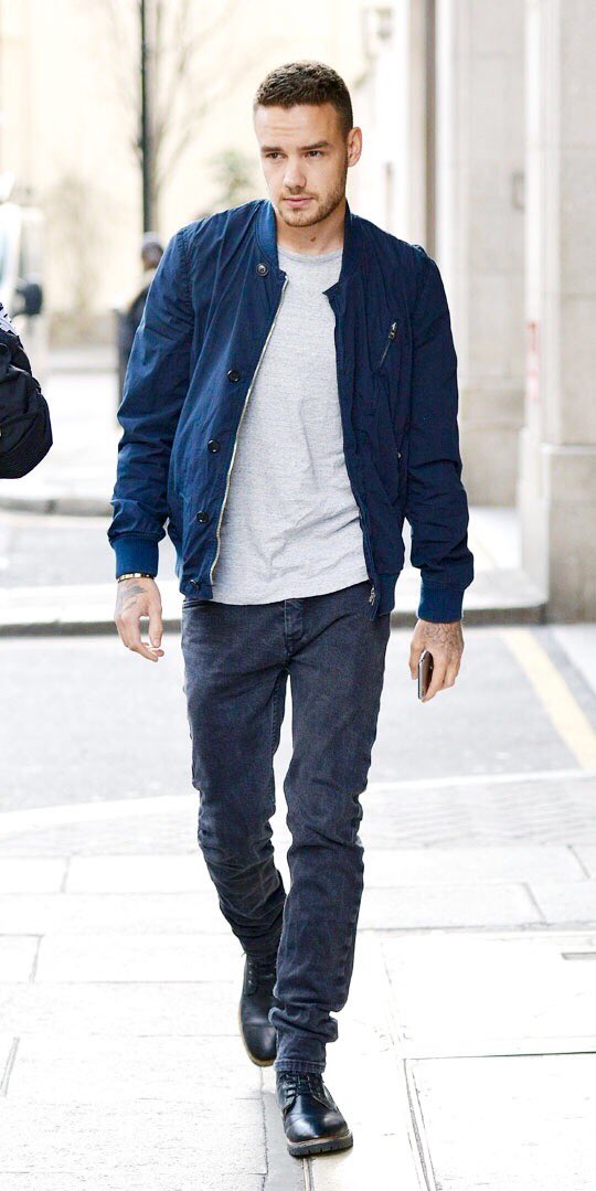 1DUpdateAccess's tweet image. Liam at Sony studios in London today! (@LiamSoloNews) -H