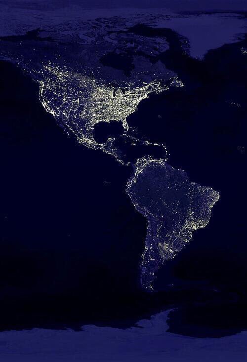 BinAhmad_Mana's tweet photo. #عرد_بصورة
#صورة مذهلة لأميركا الشمالية والجنوبية ليلا.
North and south America at night
#alexpiazza https://t.co/CB4sbtIVEs