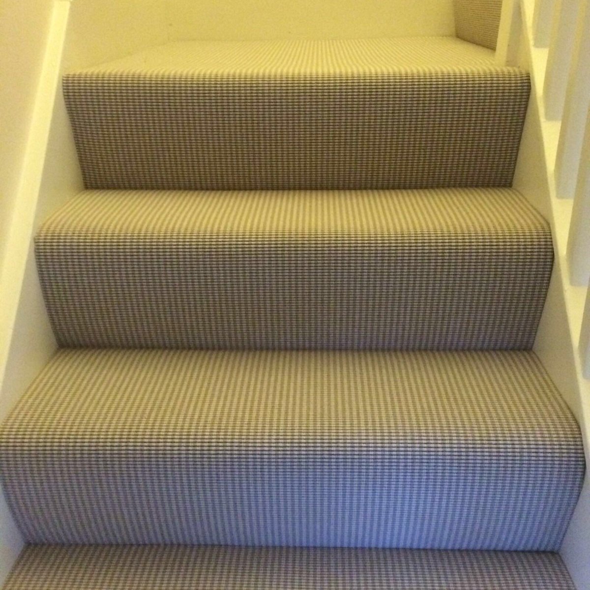 TKCarpet's tweet photo. Striped flat weave carpet done today! #stripedflatweave #flatweave #carpetfitter #carpet #jobwelldone #staircase https://t.co/TDf6S4eYcW