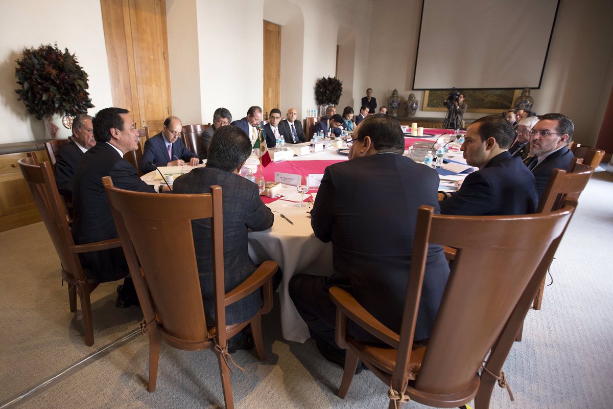 osoriochong's tweet image. Escuchando y dialogando avanzamos en acuerdos que le sirvan a México. Gracias integrantes de #JUCOPO @Mx_Diputados.