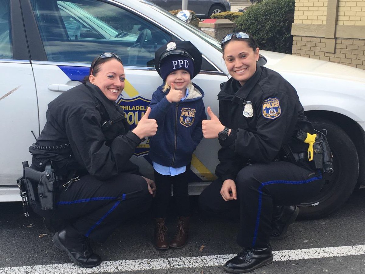 PPD02Dist's tweet photo. P/O Maura had never met a female officer until today! @PhillyPolice @PPD02Dist #girlcopsareawesome https://t.co/tXAv39YExp
