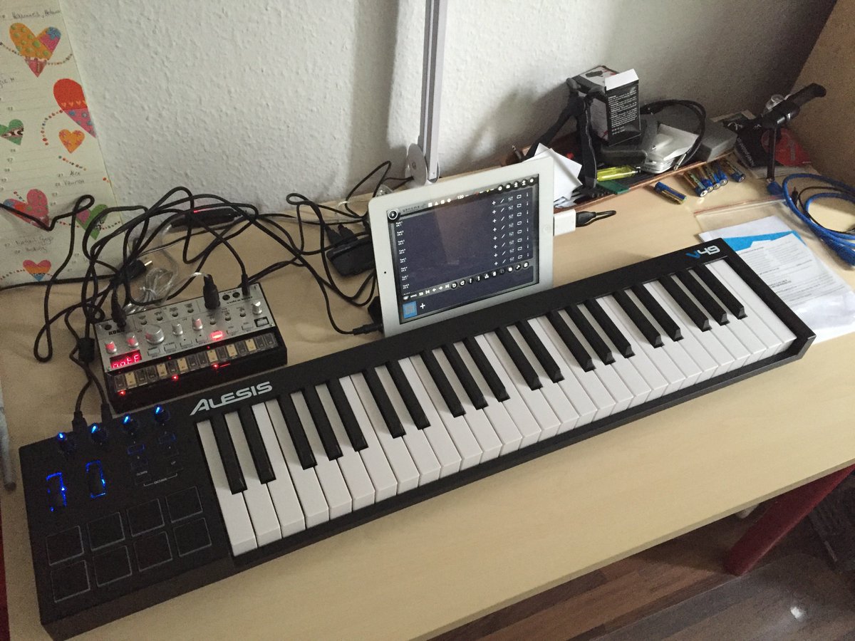 Papenroth's tweet photo. Pretty cool #synthbass setup: Alesis V49 Controller - Genome MIDI Sequencer App - Korg Volca Bass https://t.co/8Zqw6p68NP