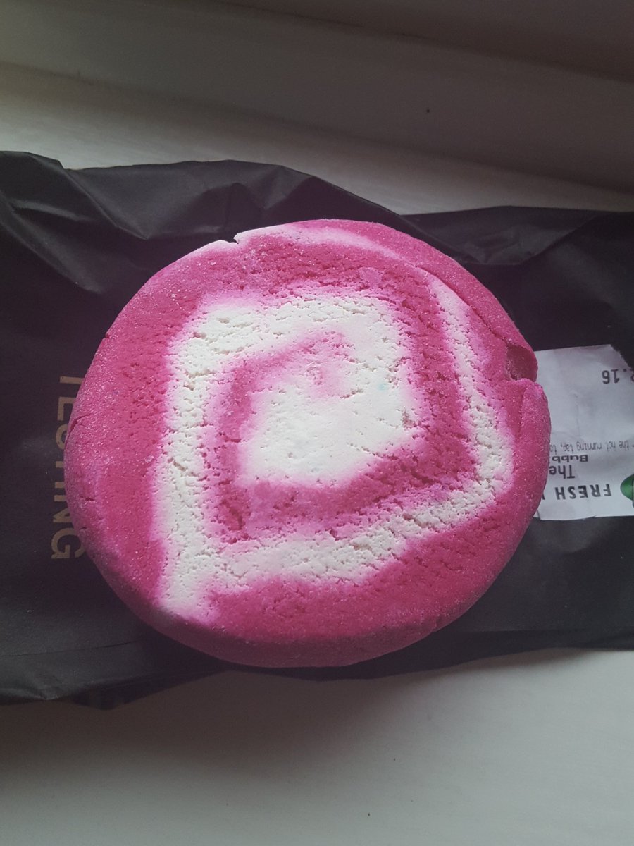 Tinkerbellrose9's tweet photo. @lushcosmetics lets see what this one is like https://t.co/cy9cNcxOtI