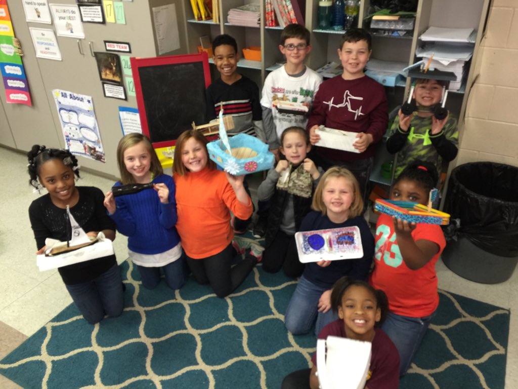MarableDeanna's tweet photo. Great lesson!!! Did it float or did it sink! The outcomes were awesome! https://t.co/3Ll0TWlBJ0
