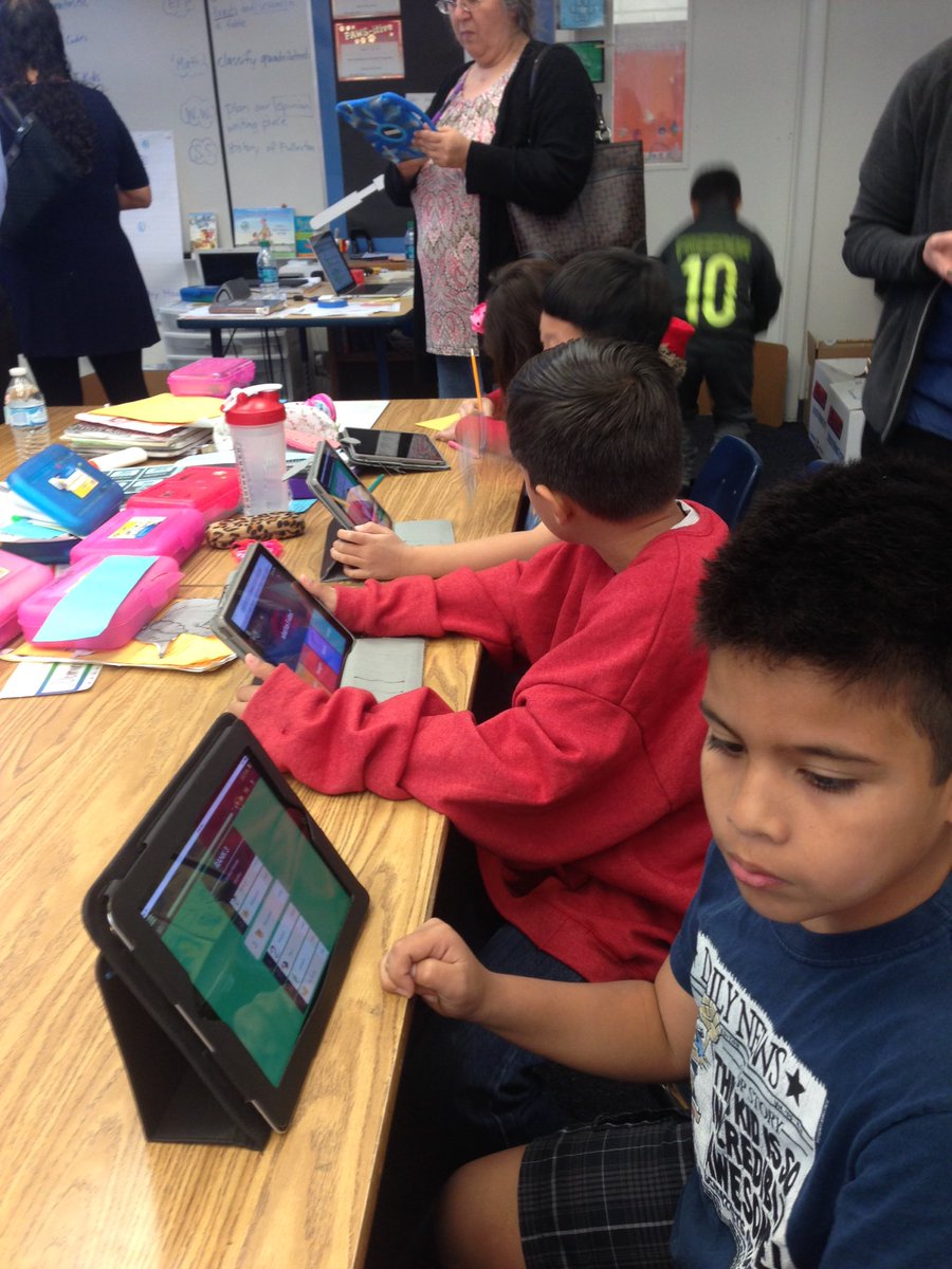 principalungaro's tweet photo. Apple Tour happening at @VPSchool2015 @FullertonSD #appletour #fsdtech https://t.co/e2rvwNlWnK