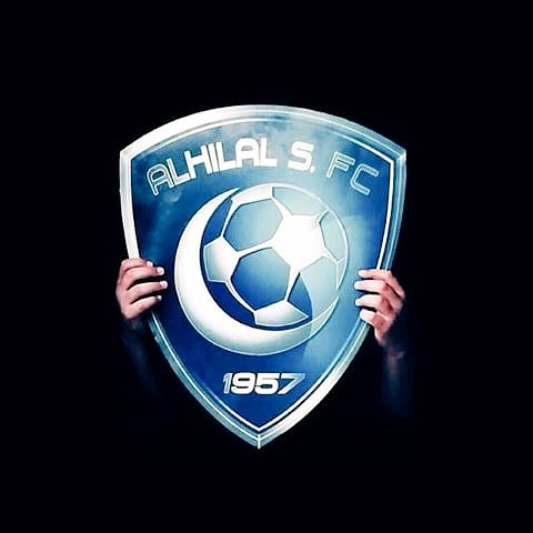 rrirrx2's tweet photo. عيوني زرقآء وقلبي أبيض
وأصبعي يشير إلى آلسماء ! https://t.co/EPETyeCFWt