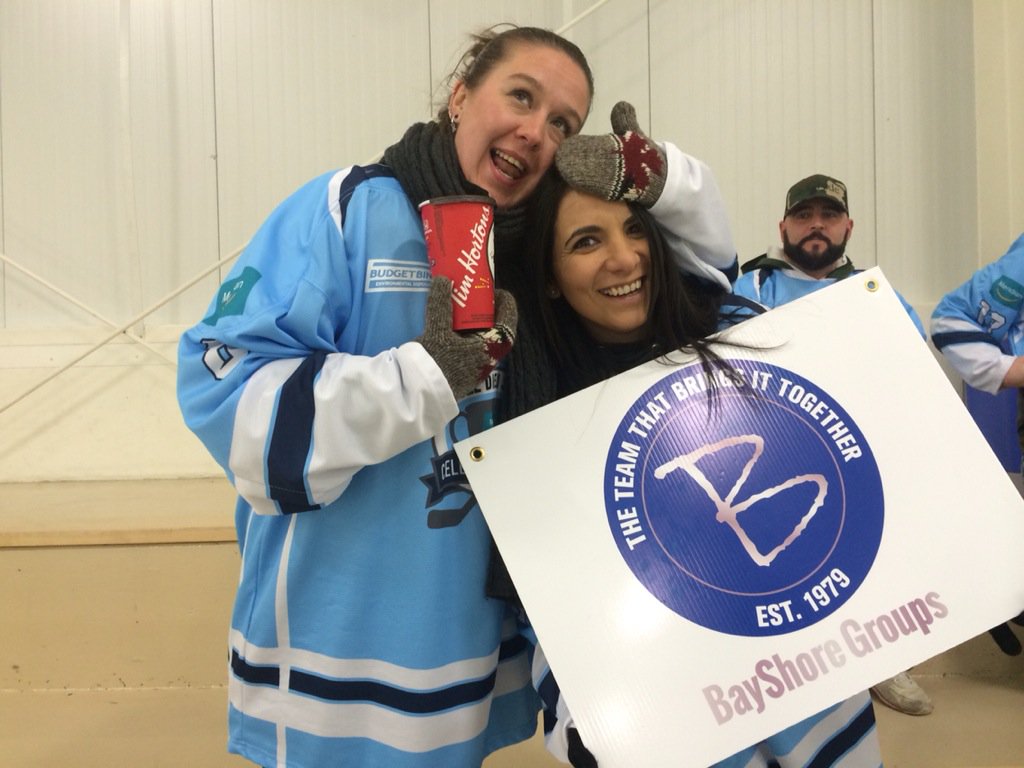 BayShoreGroups's tweet photo. BayShore Cheerleaders! #celebrityicecup https://t.co/nDI0i5Gqmc