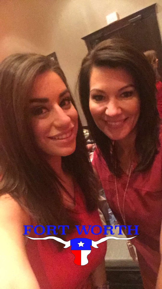 WxVillegas's tweet photo. #GoRedTC @kaleyokelley rocking the stage for the Go Red Women Luncheon ❤️💃🏽 https://t.co/NSIvoAf986