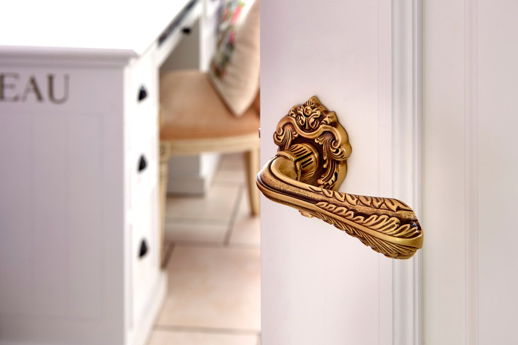 Noticias #LaCasaEAD : nueva línea de herrajes decorativos <a href="/BroncesMestre/">Mestre</a> buff.ly/1TDCSnb