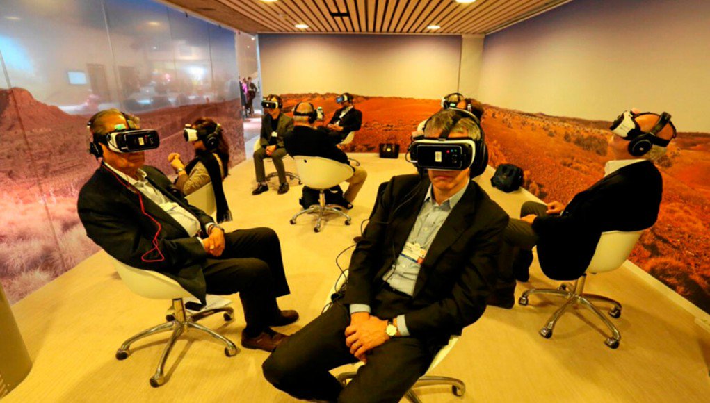 RtoVR's tweet image. Creating Vivid Memories and Synchronizing VR with Two-Bit Circus @TwoBitCircusVR @kentbye ow.ly/YNEir