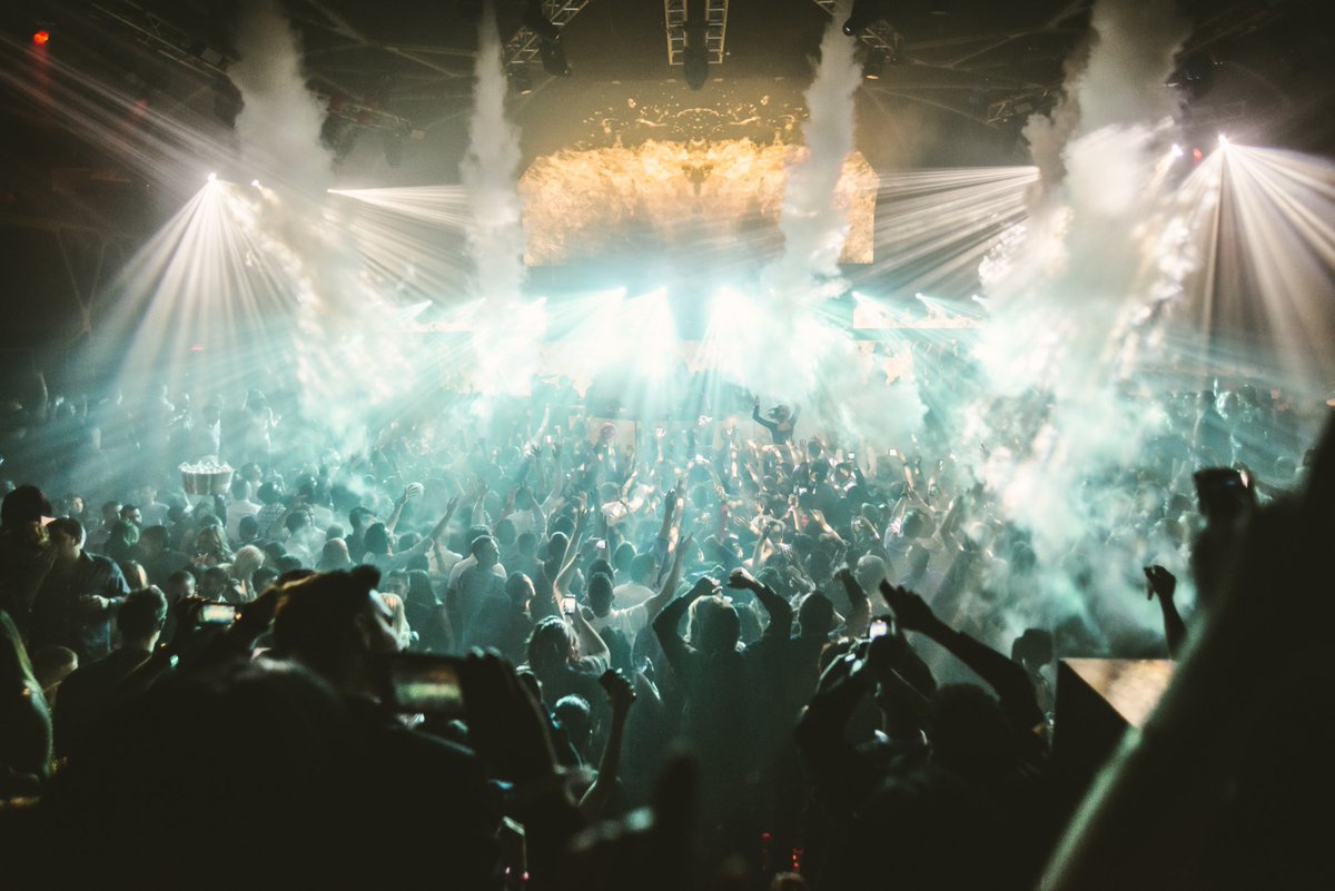 HakkasanLV's tweet photo. It will look a little like this tonight with the return of @aboveandbeyond. Tickets: https://t.co/fnzITewzYr https://t.co/F5EUmnj2EJ