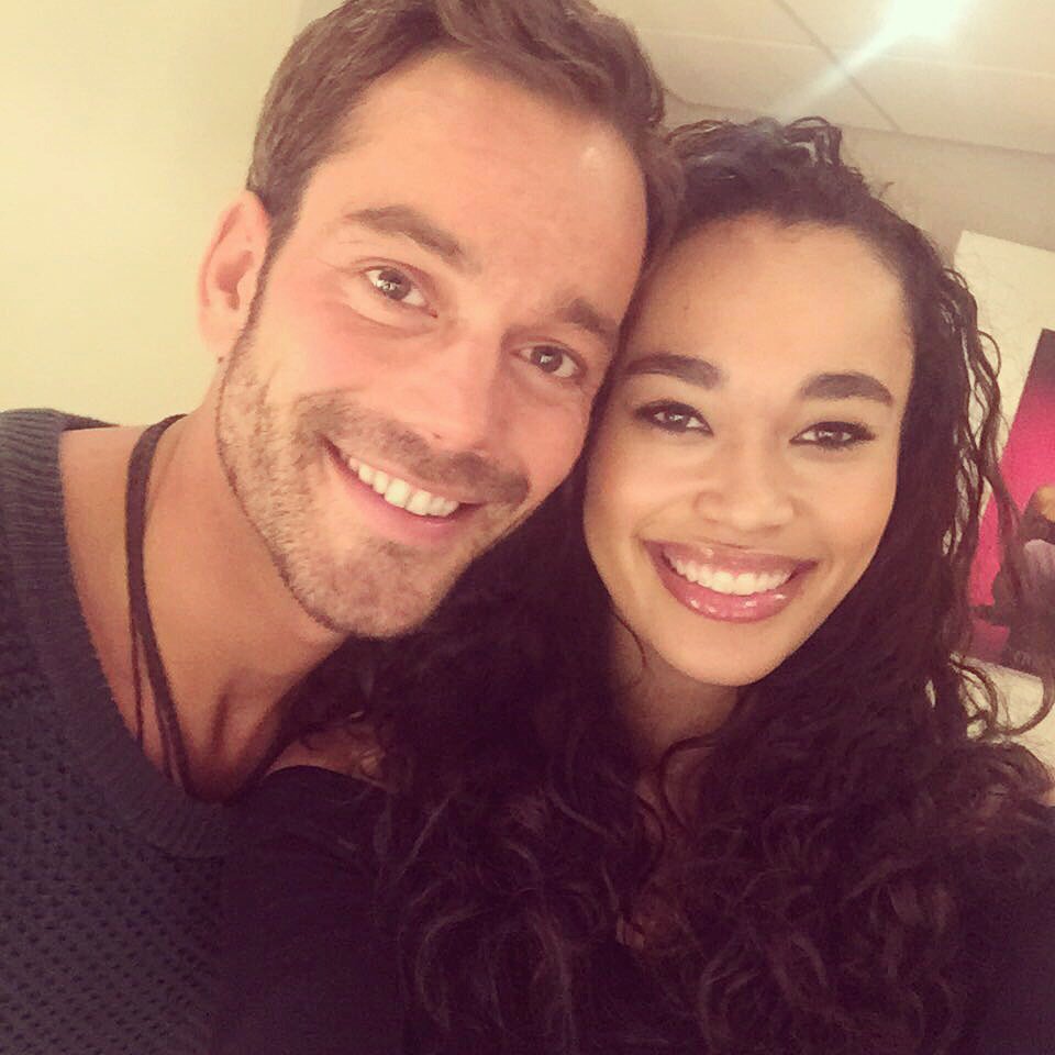 Romymonteiro's tweet photo. Gerepeteerd met deze knappe Bodyguard! 😻 #thebodyguardnl #TheBodyguard #backstagenow #frankfarmer #rachelmarron https://t.co/NaghnKsrRl