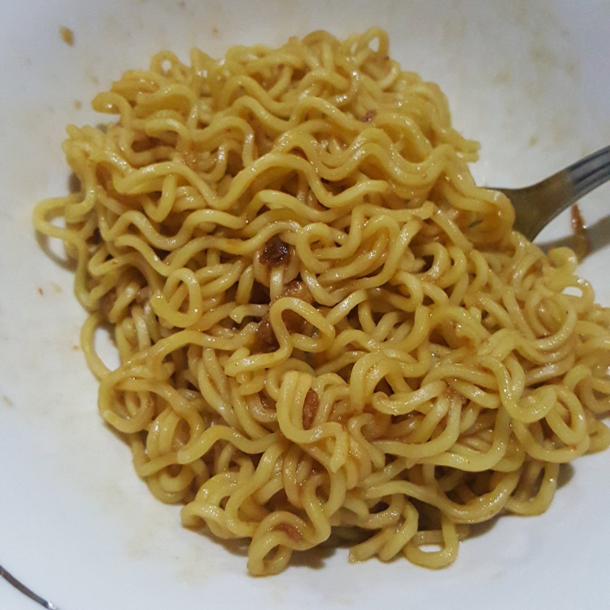 Ga bisa tidur. Bosen. Makan indomie goreng ajalah...