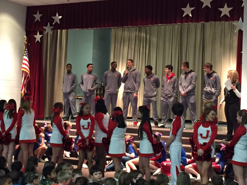 ElemGccs's tweet photo. @JeffHighSports helping get Utica pumped up for next week's ISTEP! #GCCSpride #Jetpride https://t.co/s0Wt4XVbF8