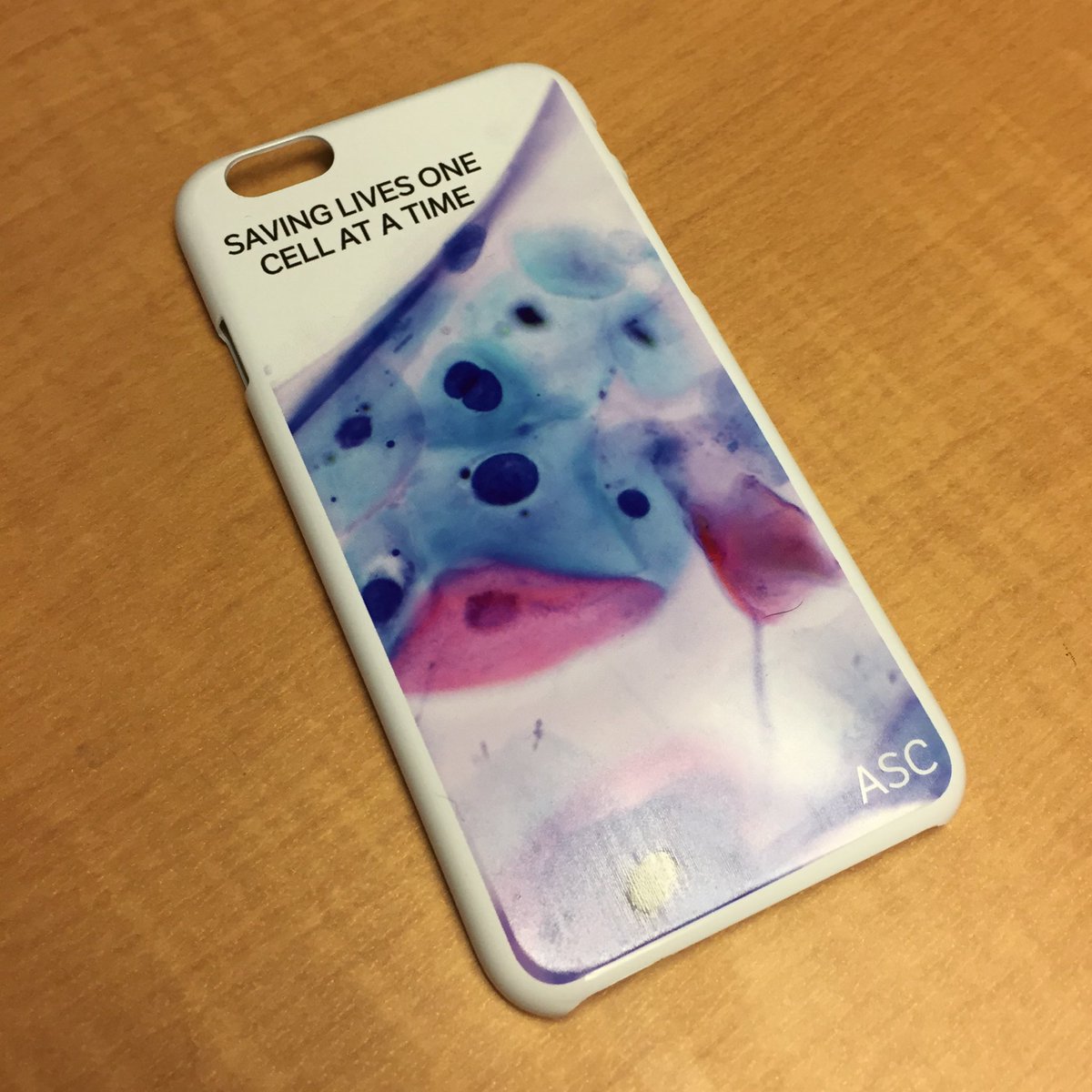 Amazing! My new @cytopathology iPhone case! Thank you, anonymous Twittergiver! #FridayFeeling #loveit @bentley959