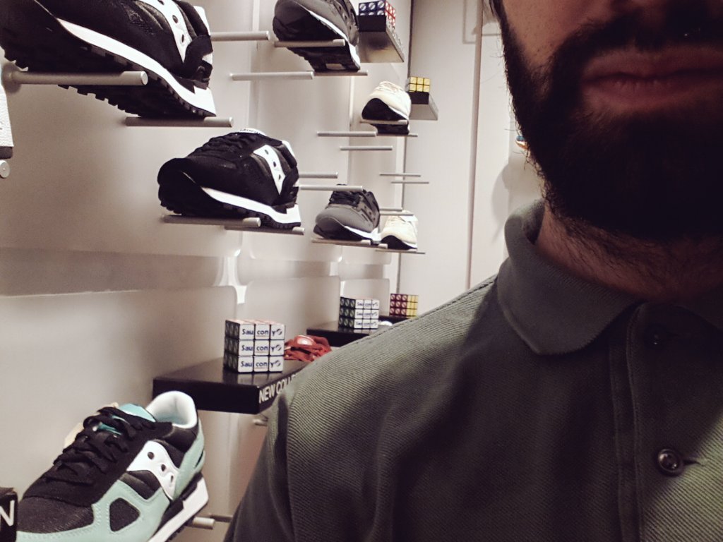 VictorSeco17's tweet photo. #desaliastoreslegacysneakers
#sauconylegacy https://t.co/A84BFJjgN4