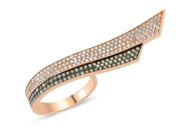 AmandaHearst's tweet photo. My dream ring 😍 #shopNOW on @MAISONDEMODE https://t.co/AQmeAMZU68 https://t.co/mJsvV2axPi