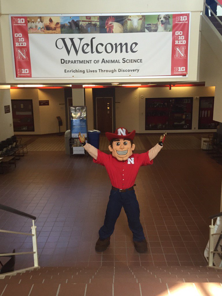 UNL_AniSci's tweet photo. Look who stopped by to see us today! #unlasci #UNL #GBR https://t.co/iNCfGz1vMC