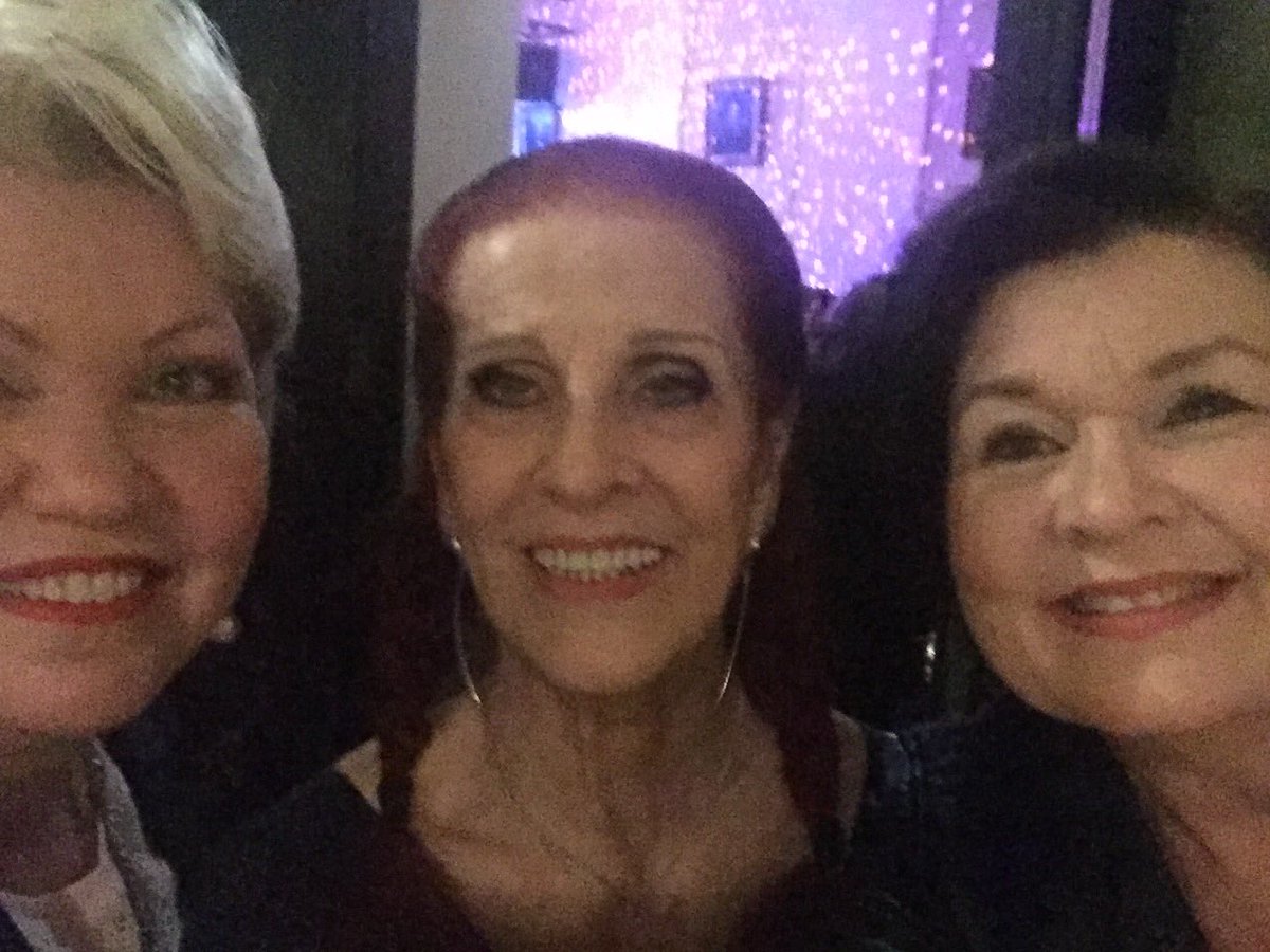 anttila_kirsi's tweet photo. #airasamulin 89v synttäridisko #Botta #jormauotinen #anneknaapi. Vanhuus ei ole sairaus. Onnea! https://t.co/m369NysYvs