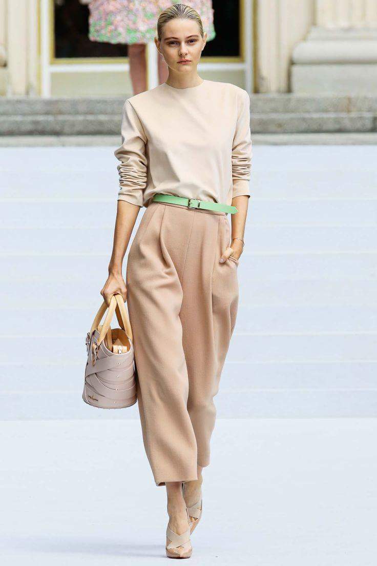 ModaOrigen's tweet photo. #TipDeEstilo El color nude puede ser tu aliado en cualquier momento, mantendrá un estilo sofisticado y femenino. https://t.co/69MRwEBsUA