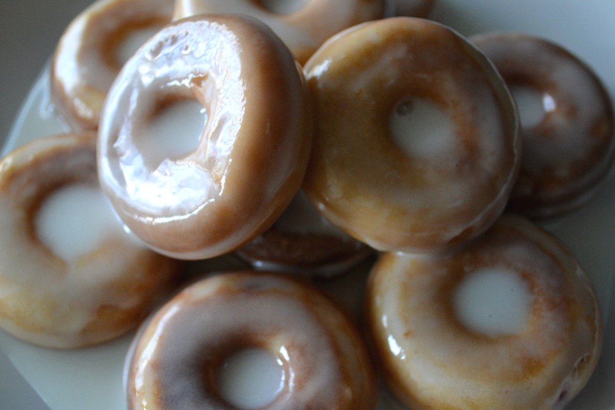 IOP_Blog's tweet image. Happy Friday!! A sweet treat to start the weekend 💕 itsourpleasure.ca/recipes/cherry…