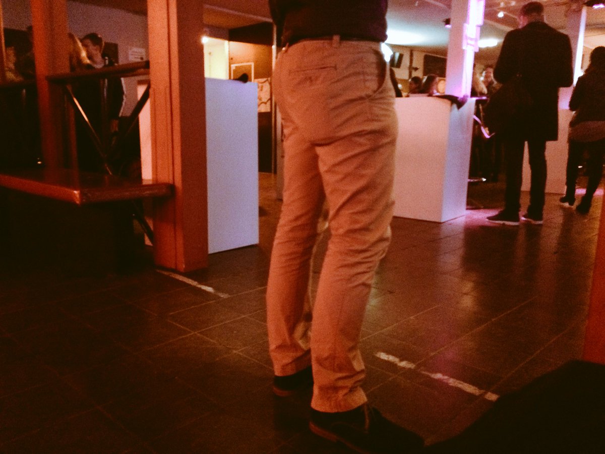 S_Slickepinne's tweet photo. Macht es @SebbHo nicht so schwer,er kann recht schüchtern wirken. Seb ist übrigens 26. #meetseb #smwhh @MarkthalleHH https://t.co/8xbgz5S5cO