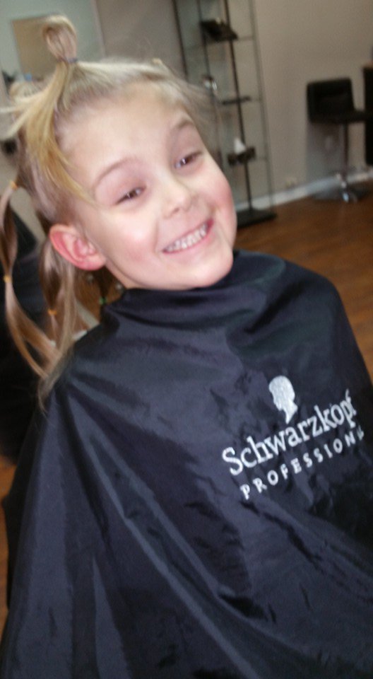 cancersociety's tweet photo. Meet Zach. An inspiring 7-year-old who endured teasing for almost 3 years to #donate his hair. #BeautifulLengths https://t.co/43prPUJTwU