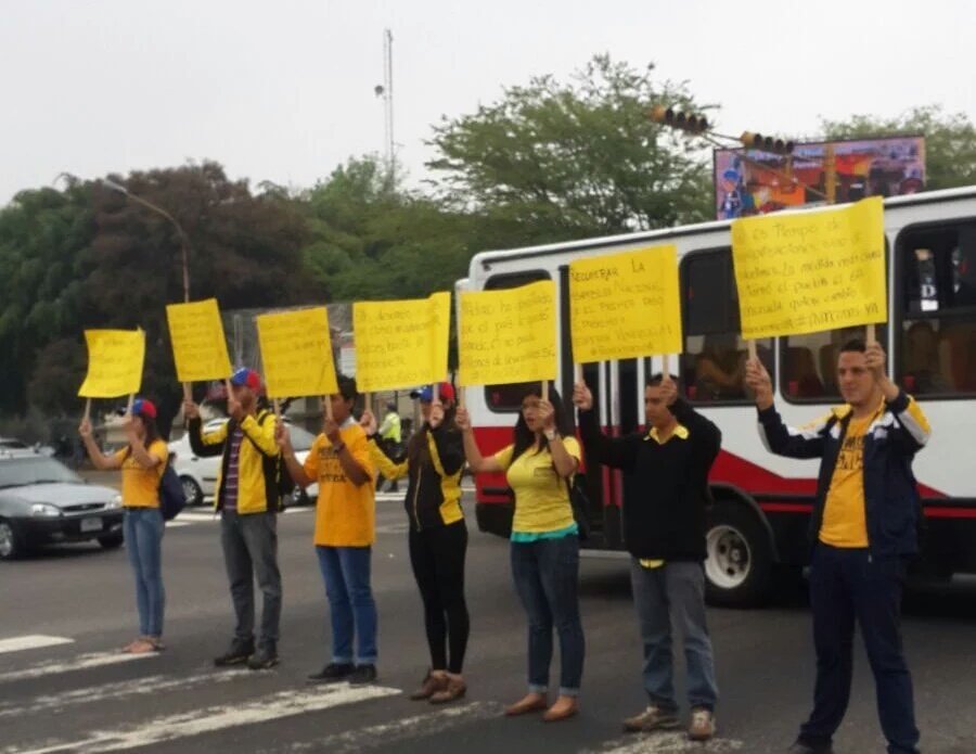 Milagrovalerom's tweet photo. Los @JovenesPJmer1da realizaron parcantazo en apoyo al #RevocatorioYa #PJMerida @PJLibertadorMda #AvancemosYa https://t.co/BoOPgolYcS