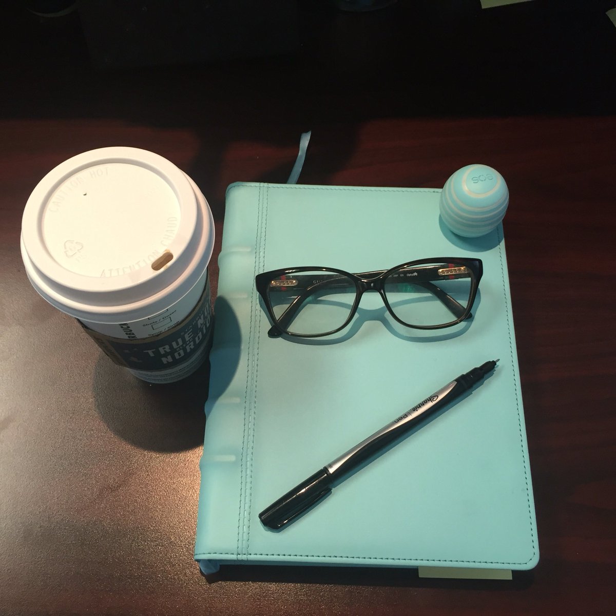 PrettyParalegal's tweet photo. #Friday's desk situation #Starbucks #Tiffanyblue https://t.co/fQ4VTVFyf0