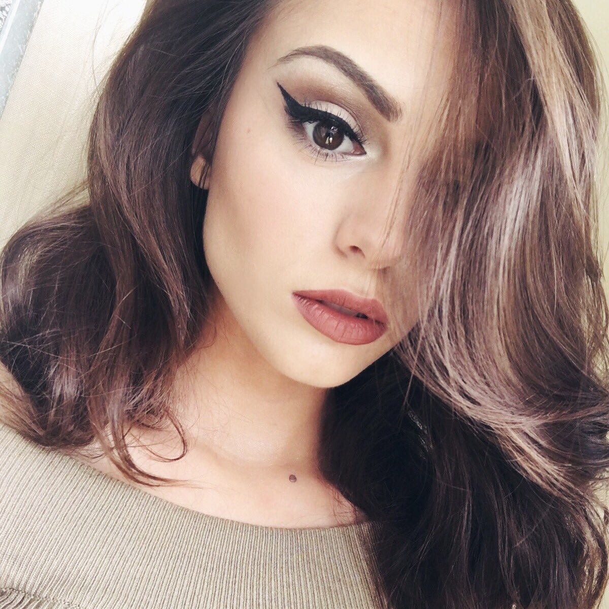 CherLloyd's tweet photo. Good morning 💋 https://t.co/MV0rtaLFRw