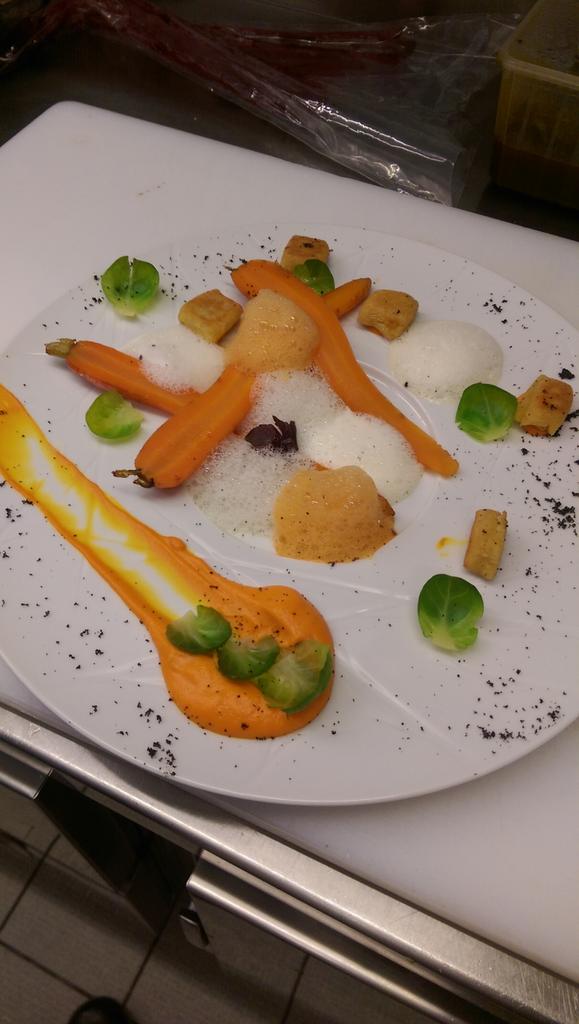 Assiette végétarienne sur la carotte