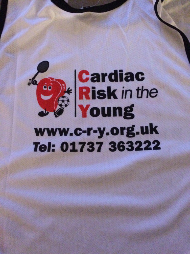 Sorecalf26_2's tweet photo. Snazzy new running vest arrived in the post today, thanks @CRY_UK #parismarathon #fatboyrunner https://t.co/RRiEmEQAPM