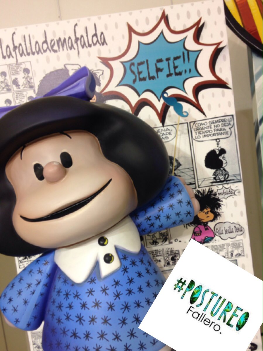 Postureofallero's tweet photo. @sevilladenia lo prometido es deuda! Un selfie de @Postureofallero con mafalda! #Falles2016 #FallesUNESCO https://t.co/KRGxGcsFeb